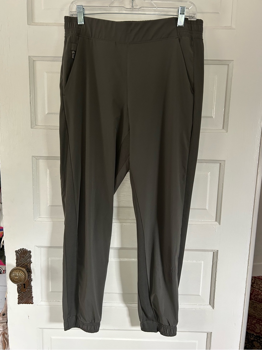Athleta Olive Green Women's Brooklyn High Waist Joggers, Zip Pockets. Size 12